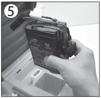 SPIDEY 061515 6V Train and Tracks - battety 11