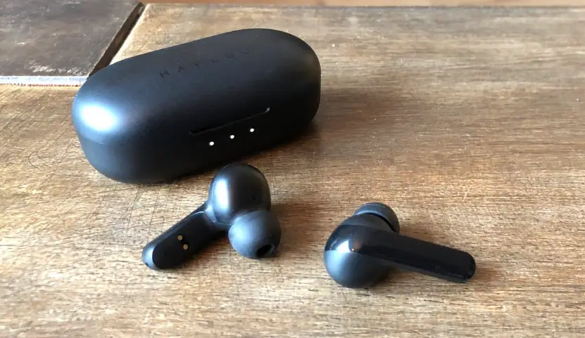 Haylou Gt1xr Leds On Charging Case User Manual Haylou Gt1xr Leds On Charging Case User Manual