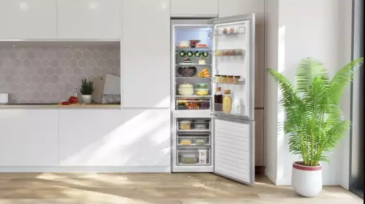 Sharp Sj-ba05dhxwf-eu Portable Fridge-freezer User Manual Sharp Sj-ba05dhxwf-eu Portable Fridge-freezer User Manual