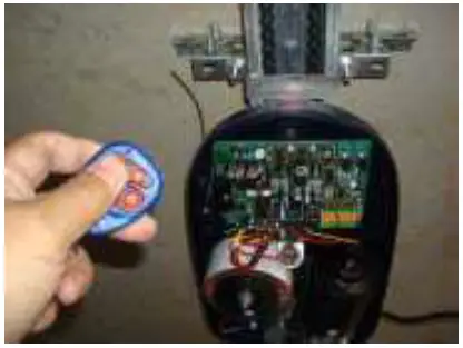 motepro MK700 Forza Red Garage Remote FIG 3