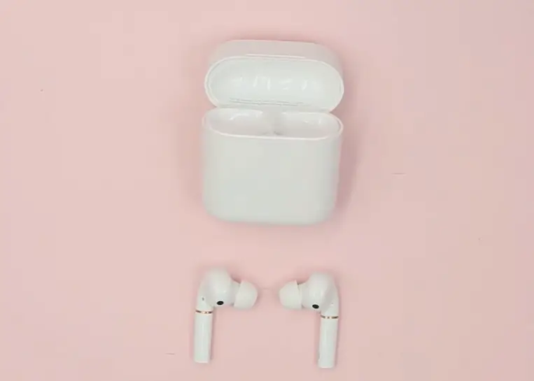 Haylou T19 Earbuds Instruction Manual Haylou T19 Earbuds Instruction Manual