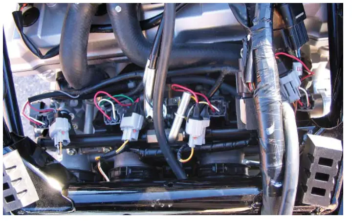 DYNOJET PC6 20012 Power Commander 6 - side connectors