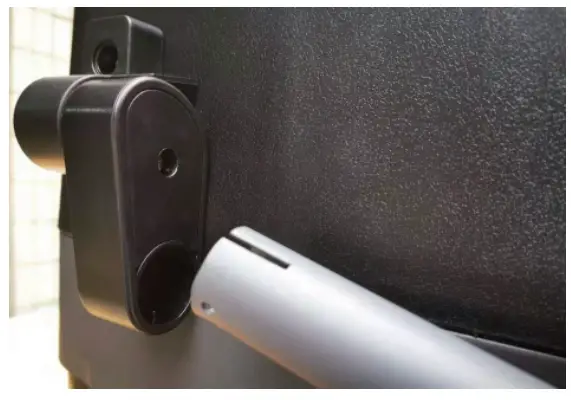 BougeRV E30 Portable Car Refrigerator - Handle Installation 3