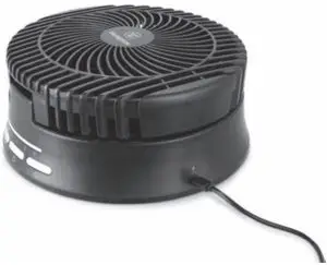 CHARGING THE FAN WITH THE SUPPLIED USB CABLE