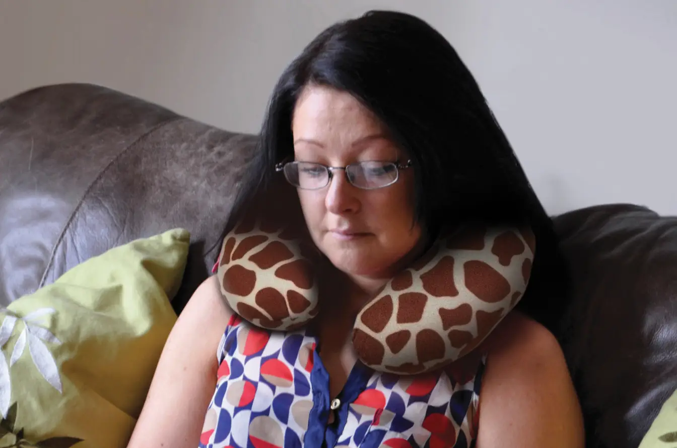 Aidapt Vm936aa Memory Foam Neck Cushion User Guide Aidapt Vm936aa Memory Foam Neck Cushion User Guide