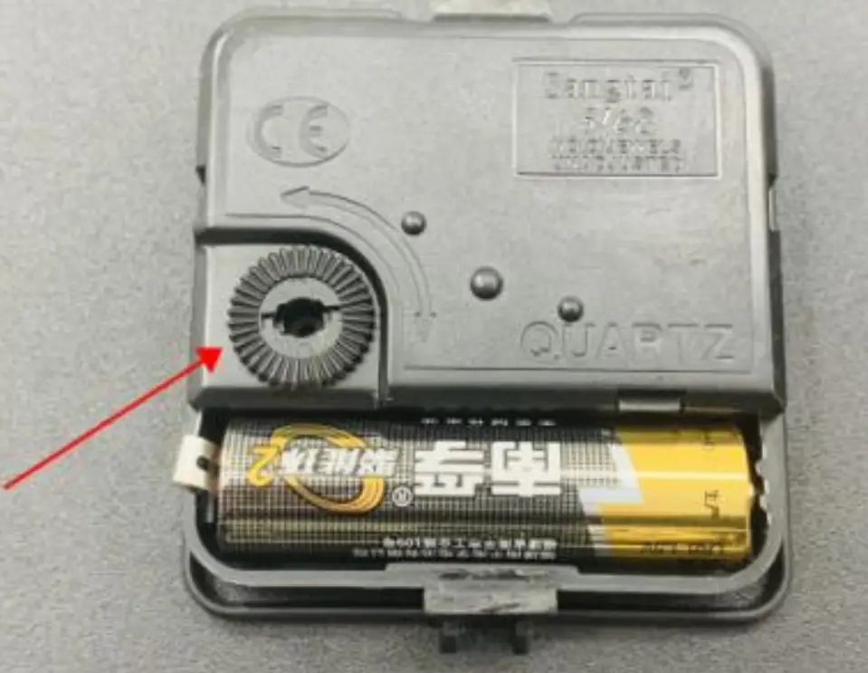 Coopers K030 Wall Clock with Hidden Safe - set the time