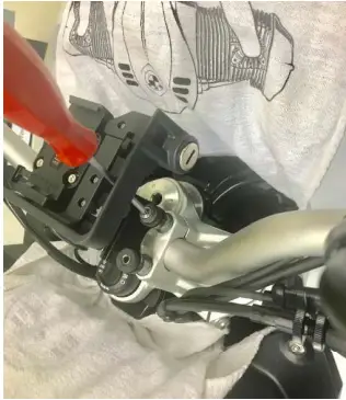 HELIBARS-HR05148-Handlebar-Risers-Silver-BMW-FIG-3