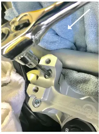 HELIBARS-HR05148-Handlebar-Risers-Silver-BMW-FIG-9