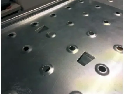 CERTA CTLADRM47PD 4.7m Multipurpose Foldable Ladder - Scaffolding Plate Placement 2