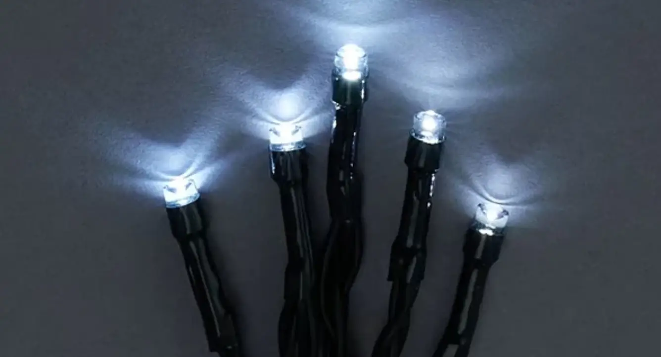 Anko 43199396 Solar Powered 500 Led White String Lights Instruction Manual Anko 43199396 Solar Powered 500 Led White String Lights Instruction Manual