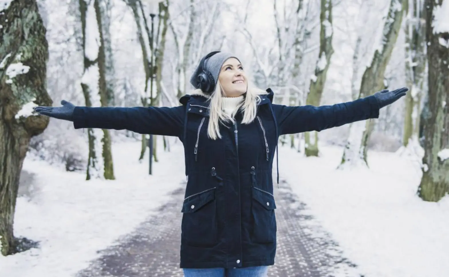 Hama 00184100 Spirit Calypso Bluetooth Headphone Instruction Manual Hama 00184100 Spirit Calypso Bluetooth Headphone Instruction Manual