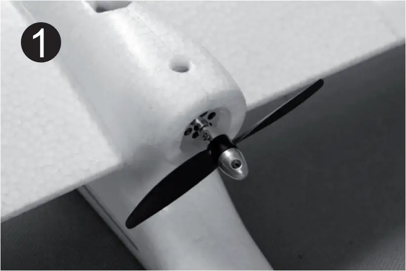 MODSTER Easy Trainer 800 - Propeller installation 1
