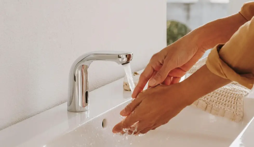 Cistermiser 42528 Novatap Infrared Deck Mounted Basin Tap Chrome Installation Guide