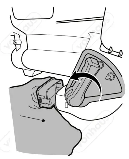VonHaus 2500105 3 in 1 Leaf Blower - WORKING POSITION 2