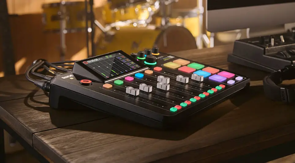 Guangzhou Rantion Technology Pc-02 Donner Podcast Workstation User Manual Guangzhou Rantion Technology Pc-02 Donner Podcast Workstation User Manual