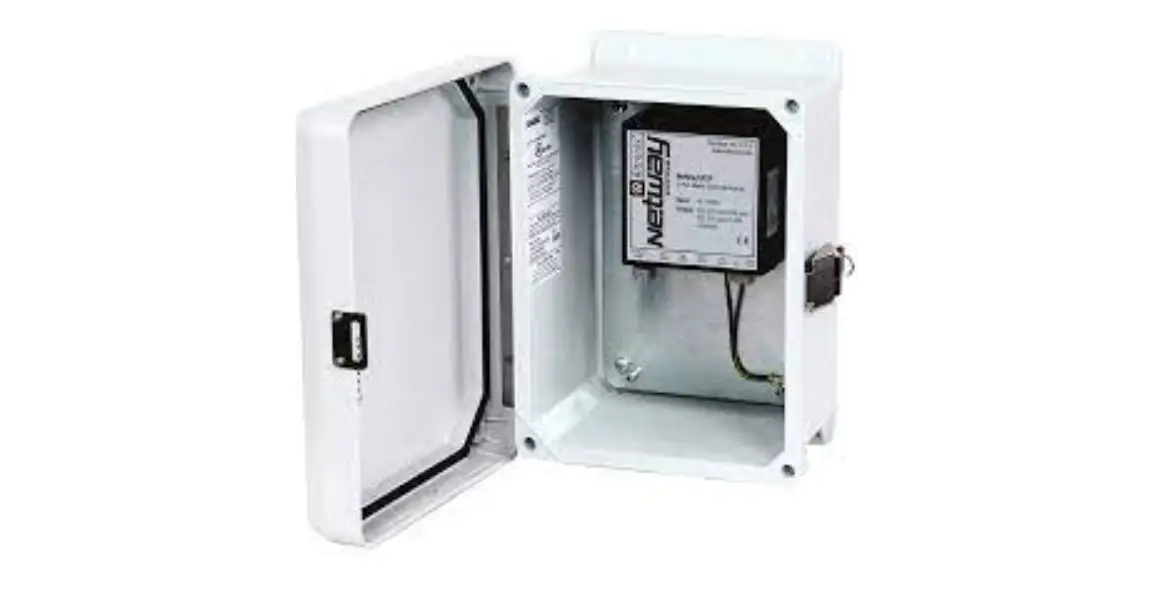 Altronix Netwaysp2p Series 3-port Ethernet Over Fiber Poe+ Hardened Switches Installation Guide