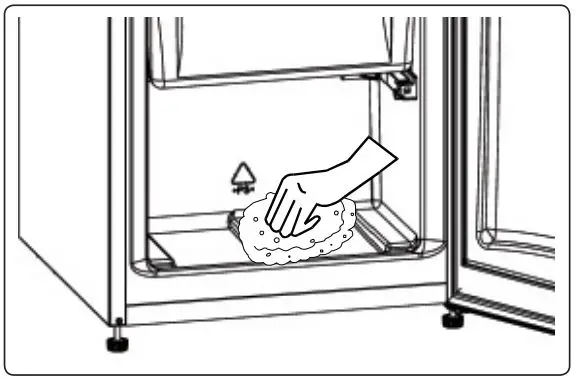 oceanic OCEARTT121S Freezer and Fridge User Manual - Do not use metal or sharp scrapers