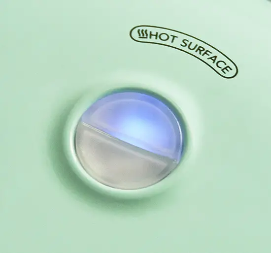 DASH-D-DBWM600-Flip-Belgian-Waffle-Maker-05