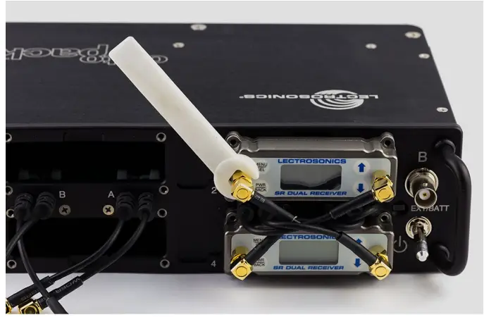 LECTROSONICS Octopack Portable Receiver Multicoupler-Receiver Removal3