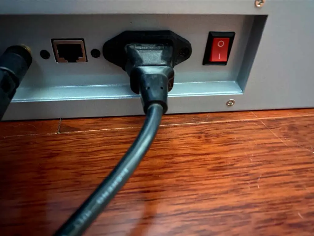 REFLIKO-Mara-73-Inch-Mirror-Glass-11