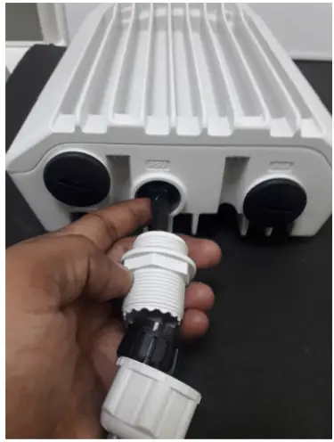 Cambium Networks V5000 Pole Mount Bracket Distribution Unit - Figure 113