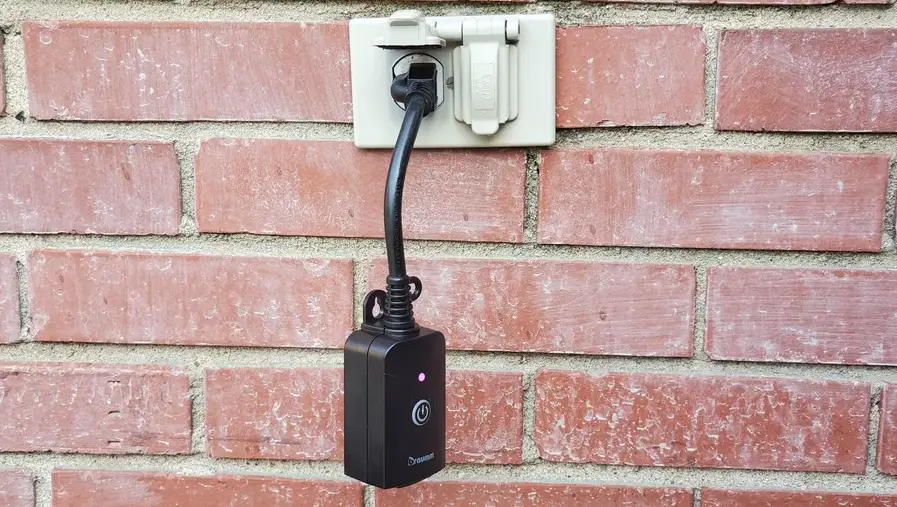 Aeotec Zwa042-a Outdoor Smart Plug User Manual Aeotec Zwa042-a Outdoor Smart Plug User Manual