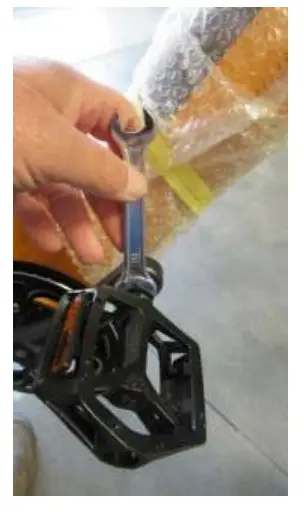 CSC FT750ST Electric Bicycles - Using the 15mm wrench