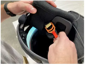 SCHUBERTH SH HKLCI IMSA Ear Cups and Integrated Mic-fig9