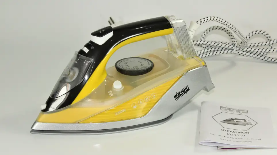 Camry Cr5036 Steam Iron User Manual Camry Cr5036 Steam Iron User Manual