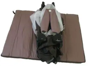 Love n Care 723250 Sleep n Playland Travel Cot - Place the travel cot on top of the mattress