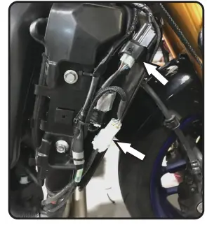 EA47-YOSHIMURA-Race-Series-Yamaha-MT-09 AT2-Stainless-Steel-Full-System-FIG12