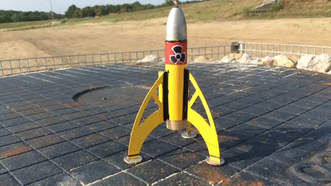 Estes 0816 Luna Bug Model Rocket Instruction Manual Estes 0816 Luna Bug Model Rocket Instruction Manual