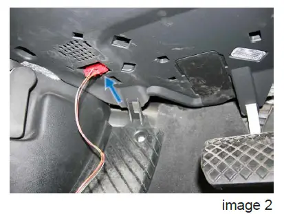 KUFATEC-33985-Audi-A4-8K-TV-in-Motion-fig-2