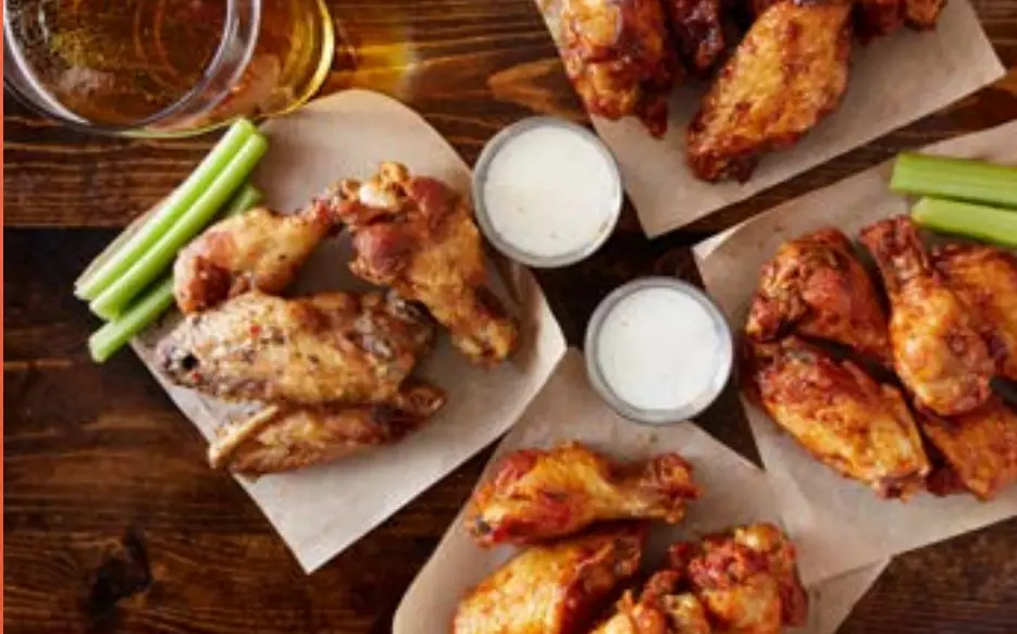 DRY-RUBBED CHICKEN WINGS