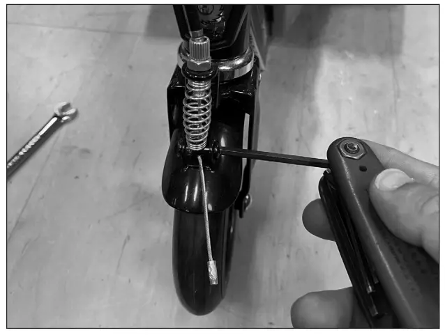 Razor W13112144011 Power Core E90 Sprint Brake Lever Replacement Procedures-fig2