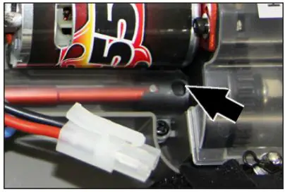 JAMARA 053371 Veloce EP LiPo 2.4 GHz M Monster Truck Instruction Manual - The front and rear bone pan absorbs most of the motor‘s energy