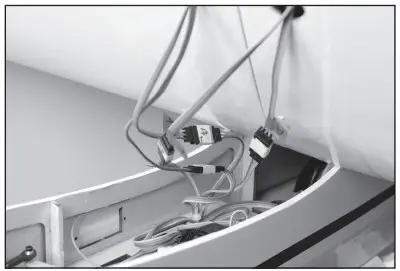 HORIZON HAN4775 Hanger 9 Ultra Stick - nterfere with the