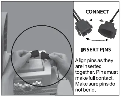 Disney-43210480-Minnie-6Volt-Train-and-Tracks-FIG-2