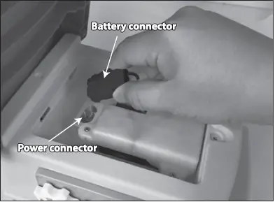 Disney-43210480-Minnie-6Volt-Train-and-Tracks-FIG-4