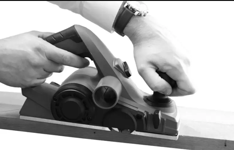 Clarke CEP720B 82mm Electric Planer - workpiece