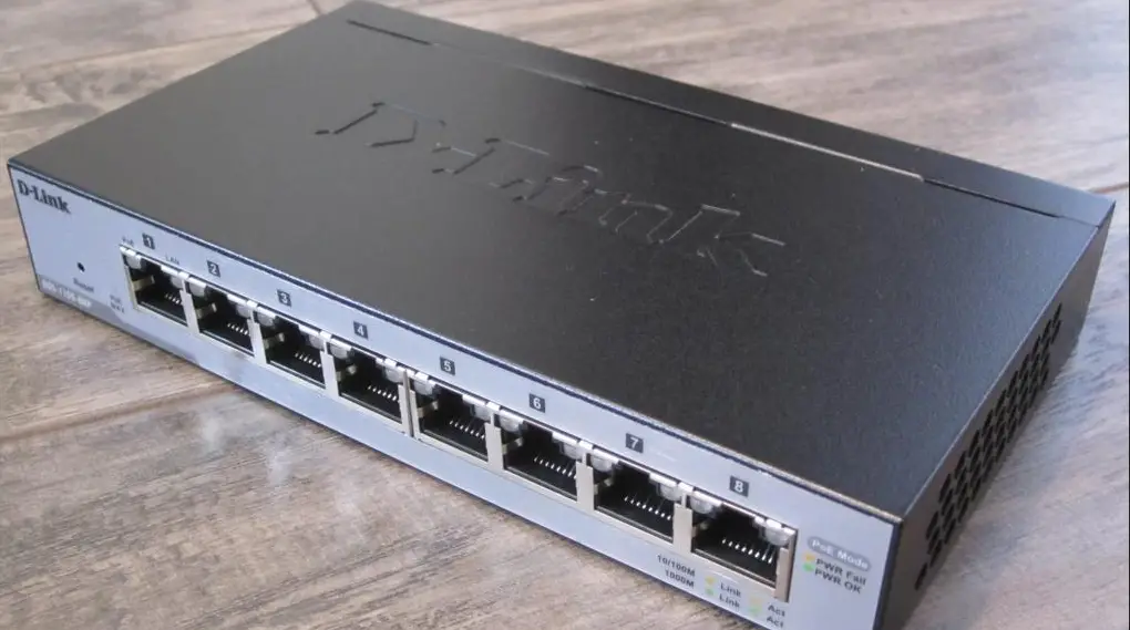 D-link 5/8-port Desktop Ethernet Switch Installation Guide