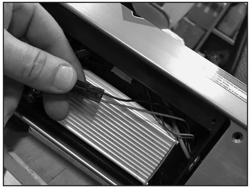 Razor W13111818003 E PRIME III Battery - Step 6