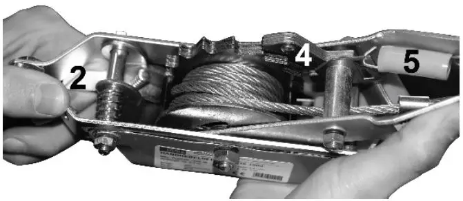 Gude GHS 1000 Manually Controlled Lever Winch Instruction Manual - Push the stretching spring