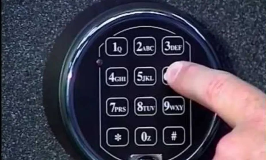 Safe 70207 Electronic Combination Lock Instruction Manual