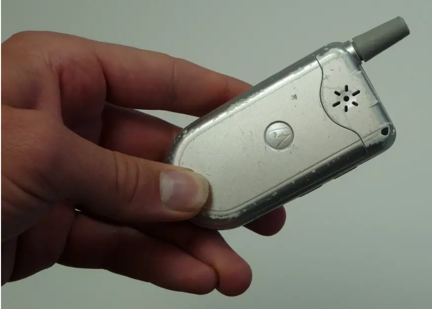 IFIXIT Motorola V180 Battery Replacement