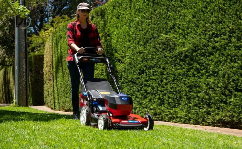 Toro 21770 55cm Recycler Lawn Mower With Smartstow Instruction Manual Toro 21770 55cm Recycler Lawn Mower With Smartstow Instruction Manual