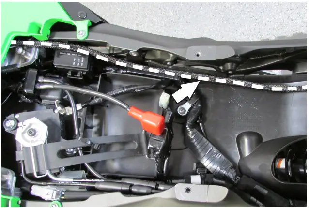 DYNOJET 2021 2022 Kawasaki ZX 10R Power Commander 6 - Continue routing