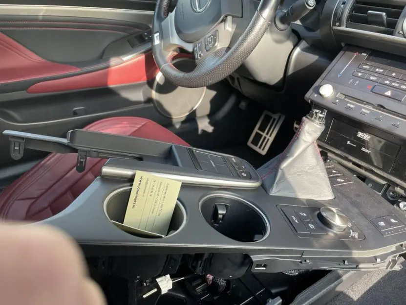 Pull up the top of the cente