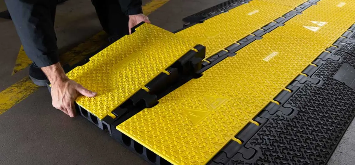 Defender 86900250 Modular System User Manual Defender 86900250 Modular System User Manual