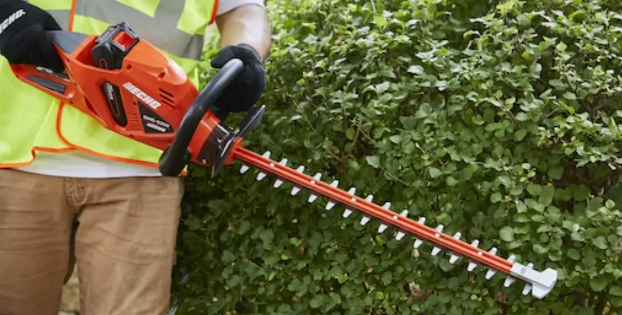 Echo Dhc-2300 Double-sided Hedge Trimmer User Manual Echo Dhc-2300 Double-sided Hedge Trimmer User Manual